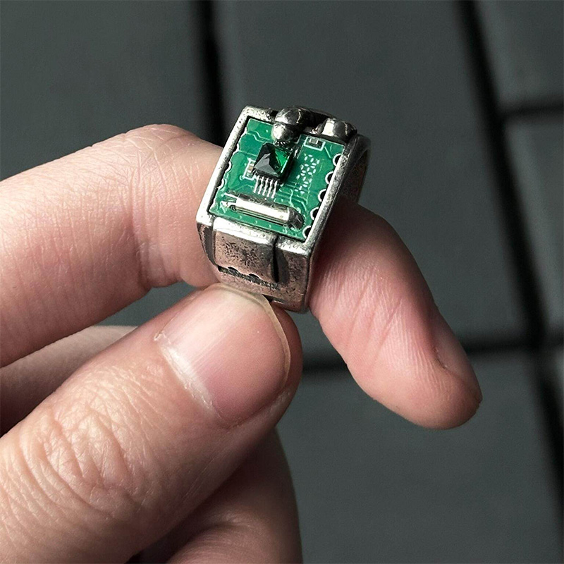 Tech Inspired PCB Pattern Ring - مراجعة Tech Accessories Industry وسعره