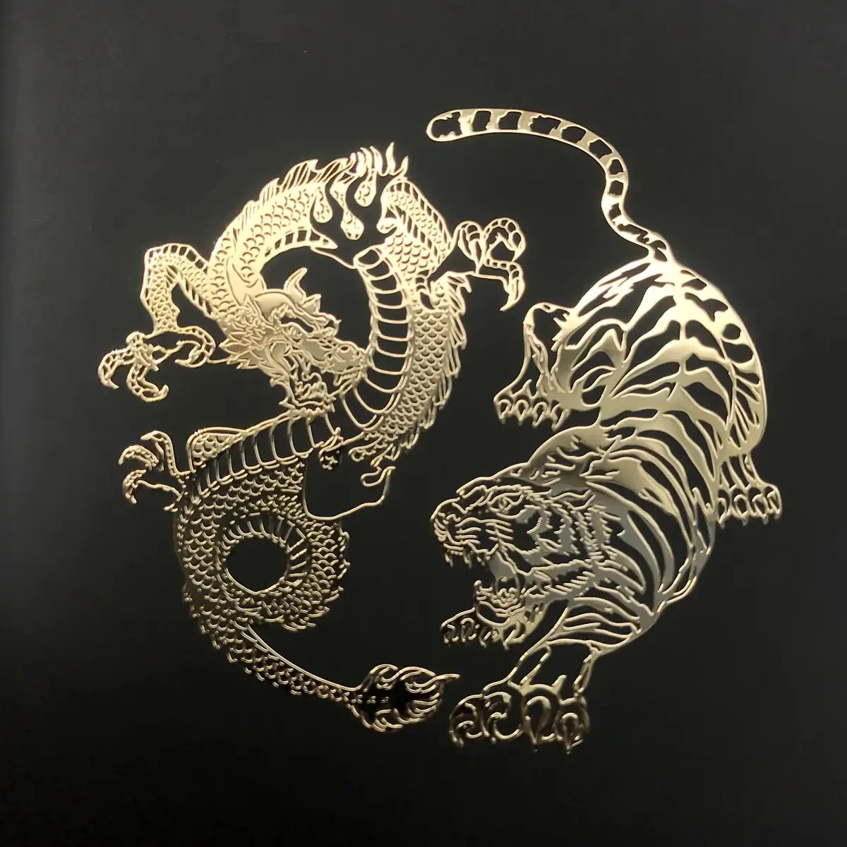 Dragon and Tiger Personalized  - مراجعة Tech Accessories For Laptop وسعره
